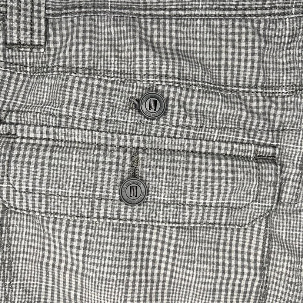 The North Face Mens Shorts 38 Grey Plaid Reflective Flat Front Button Fly Casual